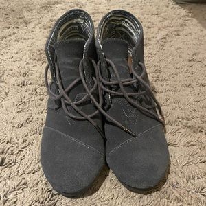 Size 8 Toms wedges, grey